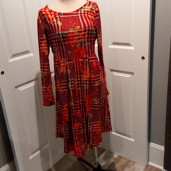 Plus size dress - Picture 1 of 4